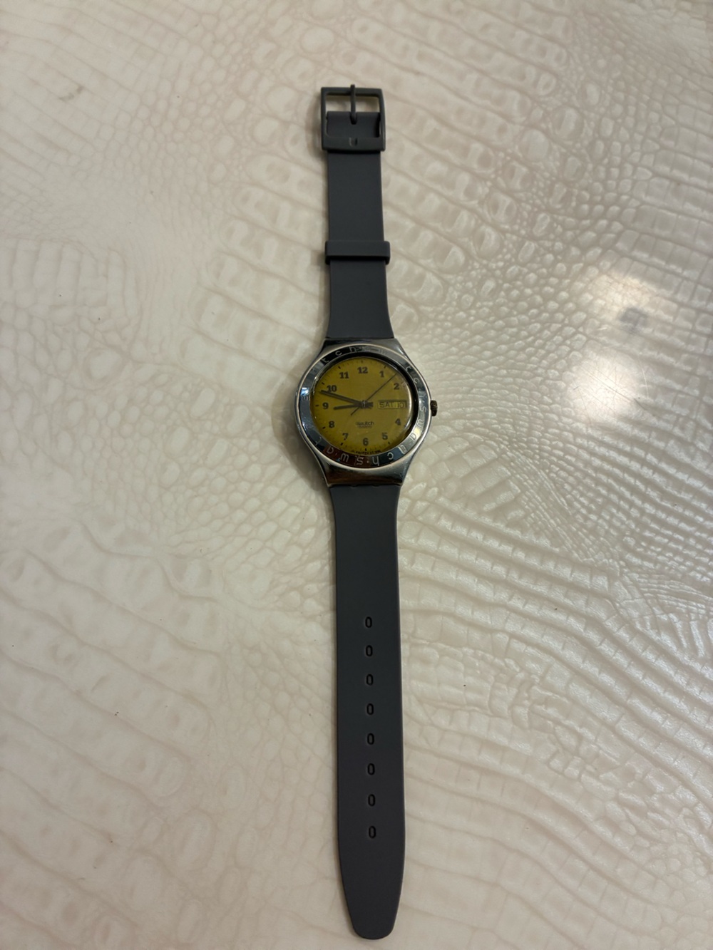 Swatch Vintage Men's Watch with Gray Strap - Picture 10 of 14